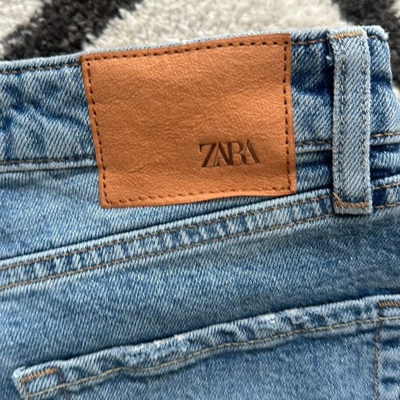 Blue wash Zara jean shorts European size 32 US size 0 - Picture 3 of 4
